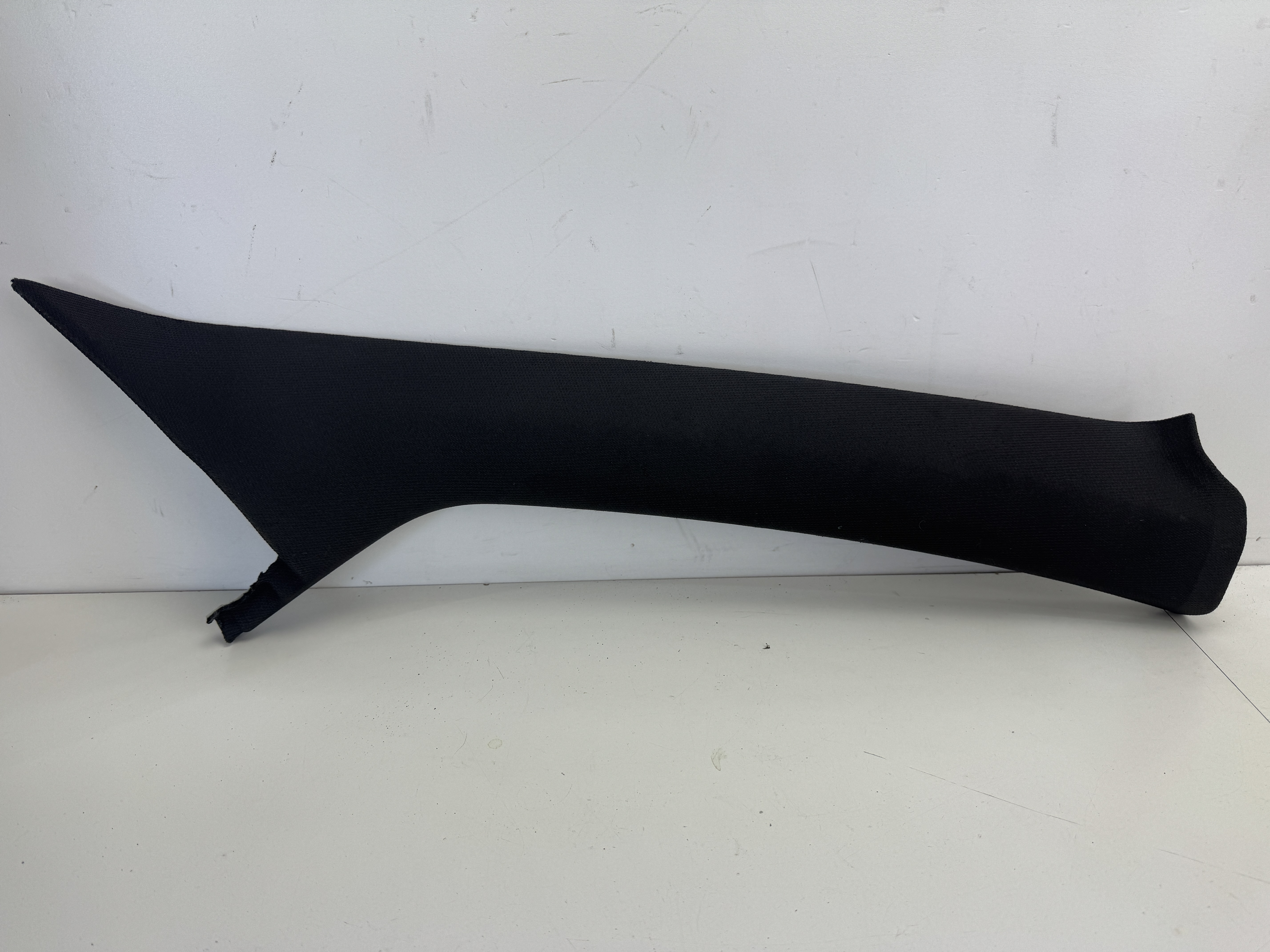 Obložení A sloupku černé pravé Audi A6 C6 S line 4F0867234F